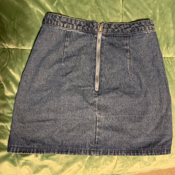 Skirt - Picture 2 of 2